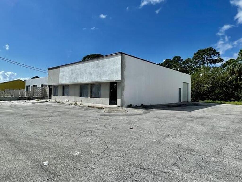 3558 S Hopkins Avenue, Titusville, FL 32780