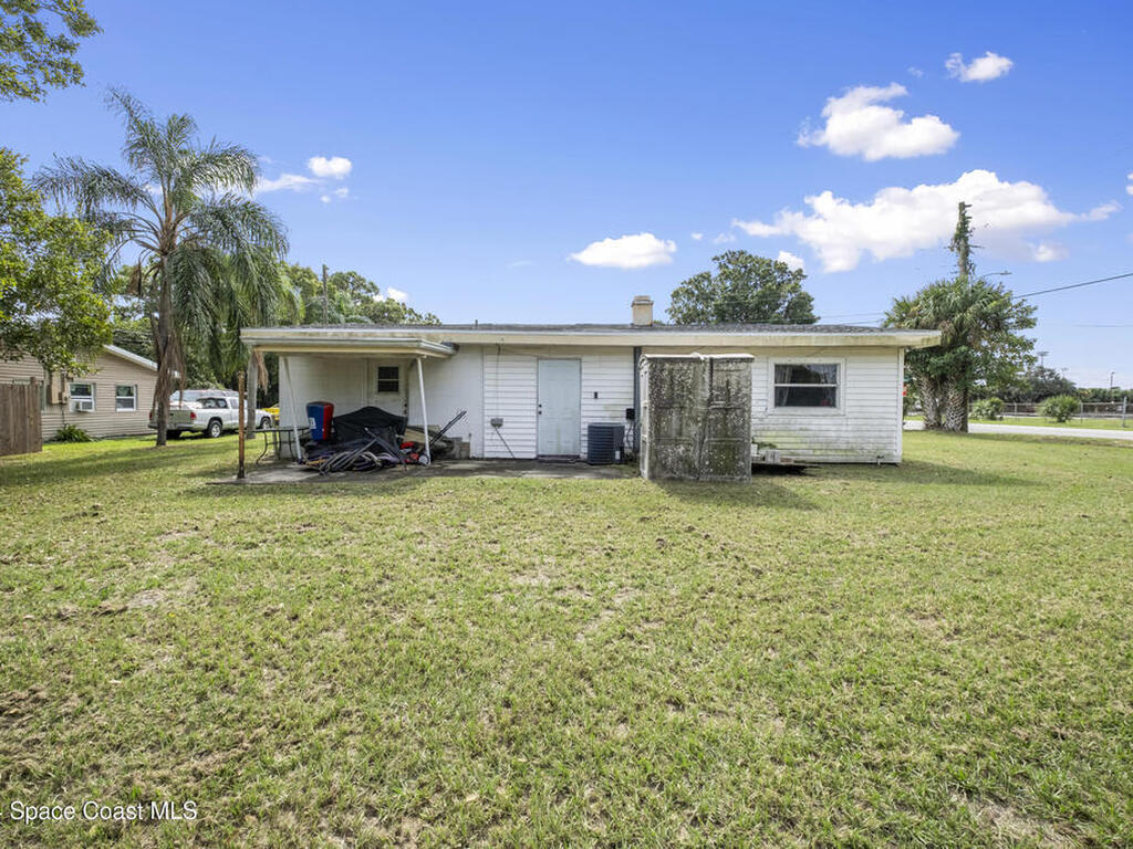 2605 Pine St, Palm Bay, FL 32905