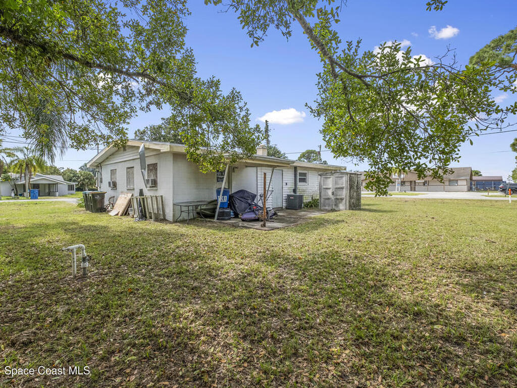 2605 Pine St, Palm Bay, FL 32905