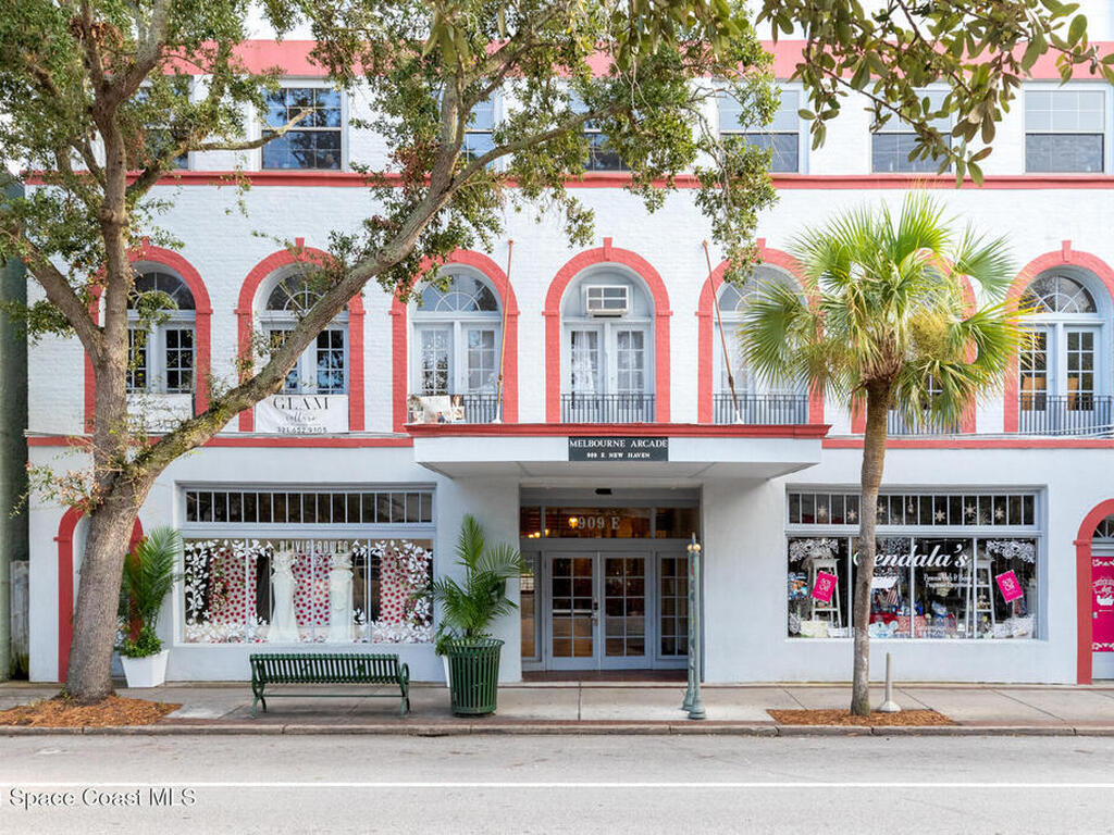 221 Espanola Way, Melbourne, FL 32901