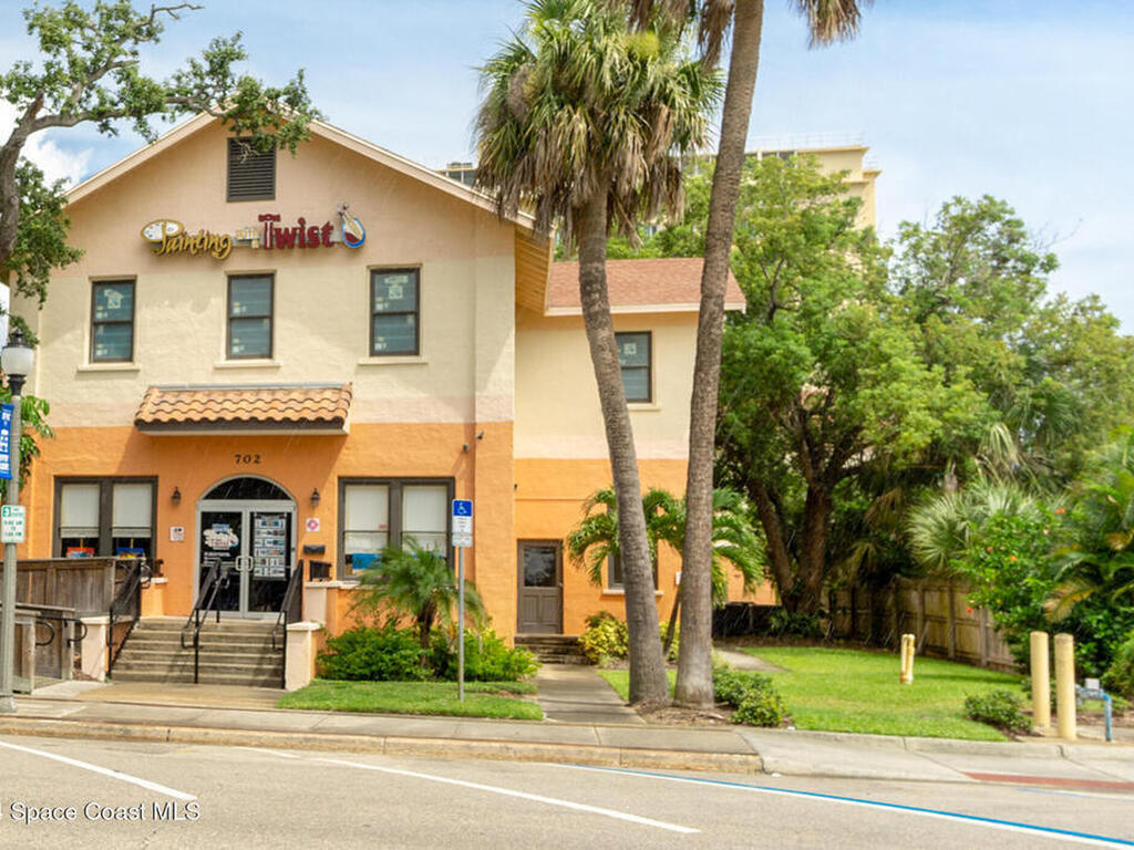 221 Espanola Way, Melbourne, FL 32901