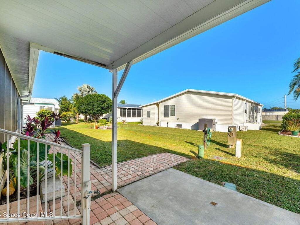 5390 Hammerstone Court, Micco, FL 32976