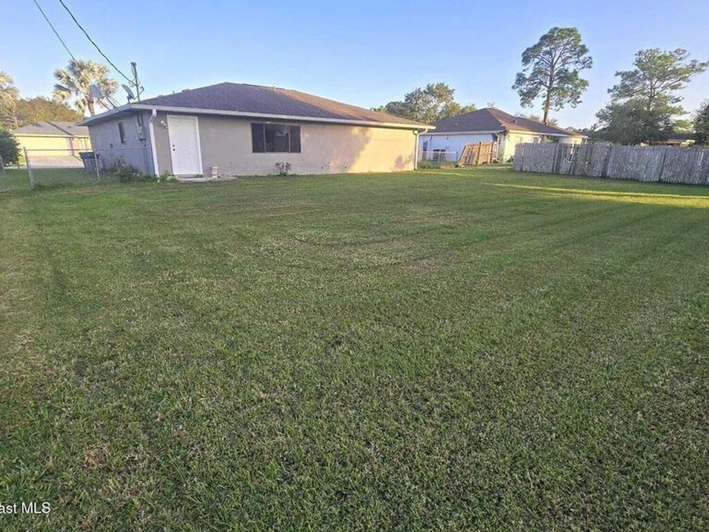 1052 Heath Avenue, Palm Bay, FL 32907