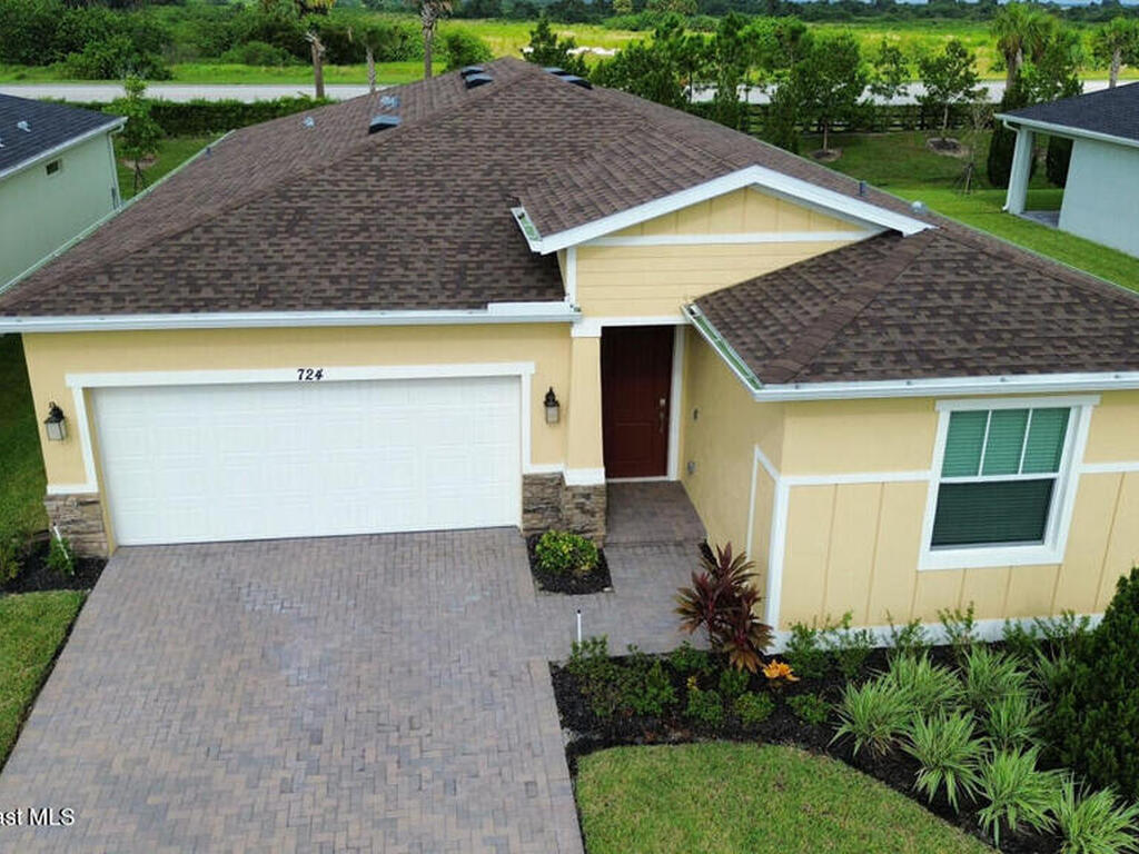 724 Veridian Circle, Palm Bay, FL 32907