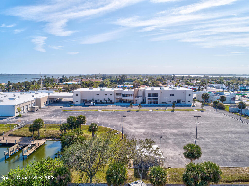 1850 E Merritt Island Causeway, Merritt Island, FL 32952