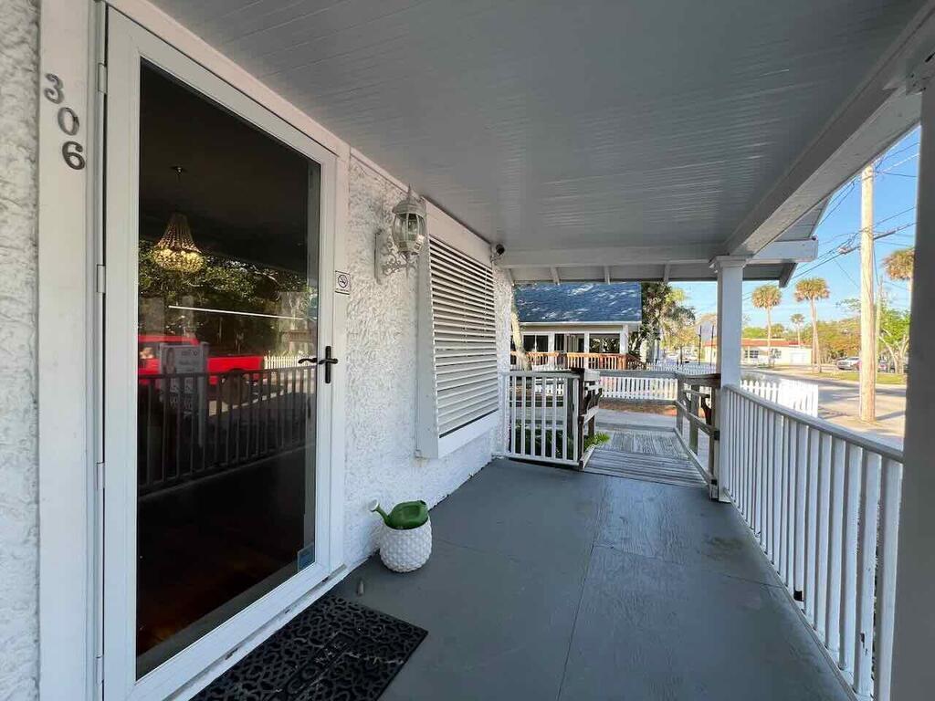 306 Washington Street, New Smyrna Beach, FL 32168