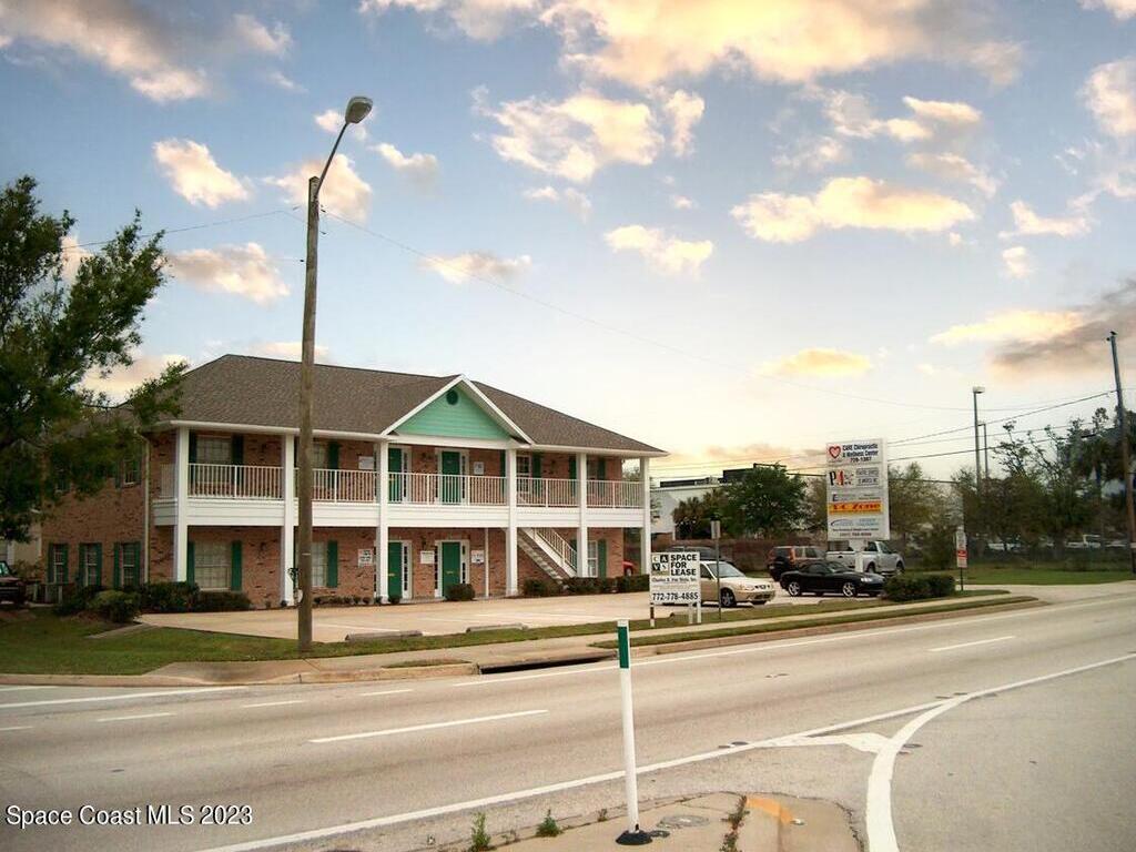 2100 W New Haven Avenue, West Melbourne, FL 32904